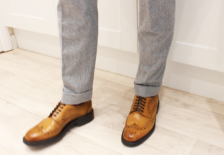 grey flannel trousers brogues